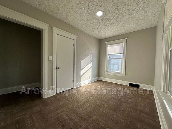 4th image of 2442 Vine St APT 2