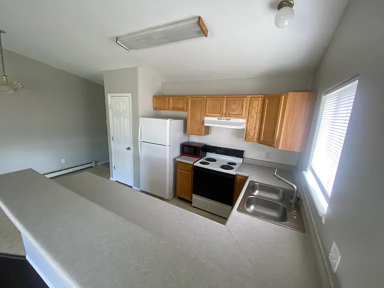1158 E Carolina Ave #4 — Photo 5
