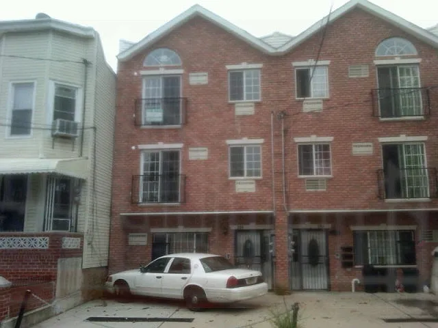 Building Photo 3