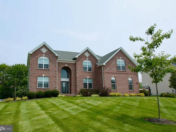 3001 Delmonico St, Chalfont, PA 18914