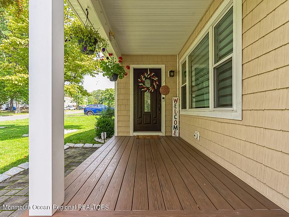 3rd image of 38 Raymond Avenue