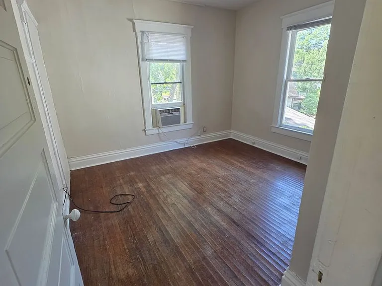 617 W Springfield Ave — Photo 3
