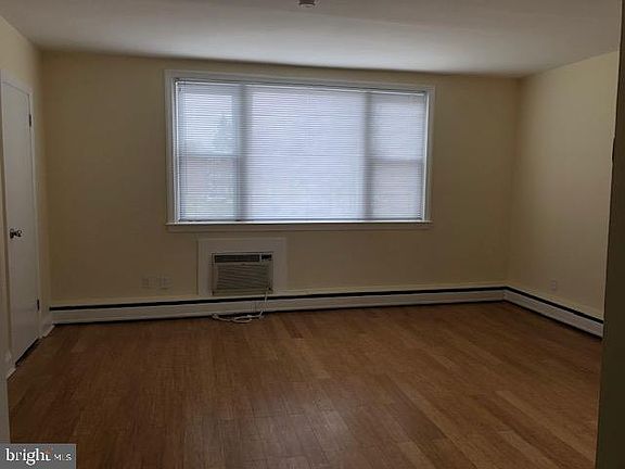 4th image of 6327 E Fariston Dr Floor 2