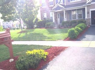 1210 Hall St, Sugar Grove, IL 60554