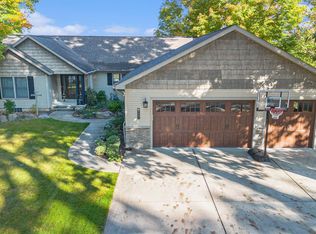 5001 Grover Dr, Brighton, MI 48116