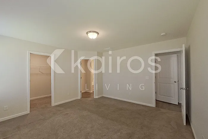 102 Lord Effingham Way — Photo 17