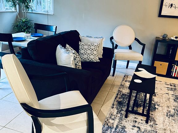 Relaxing sofa and seats to spread out!