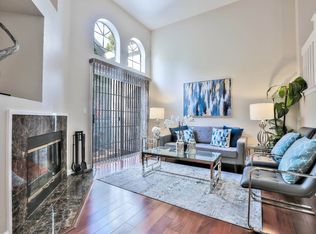 3 Knot Ln, Redwood City, CA 94065