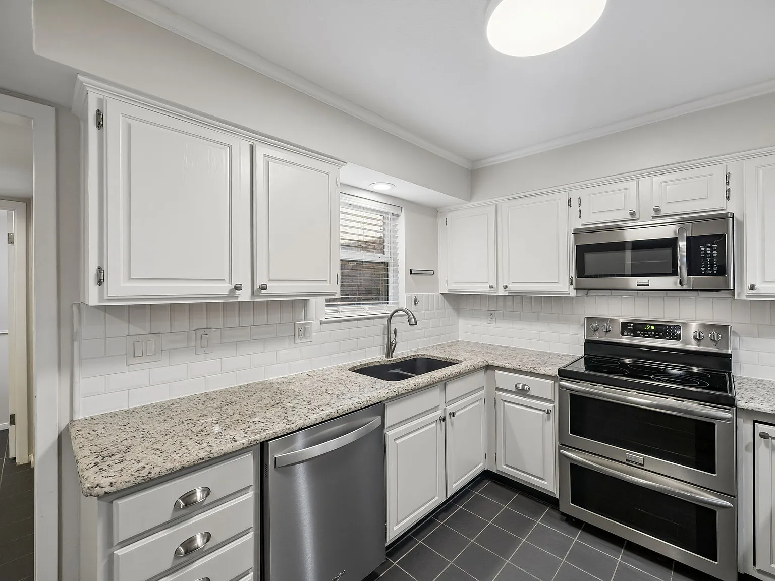 3 bed, 1918 sqft, $2,750 — Photo 4