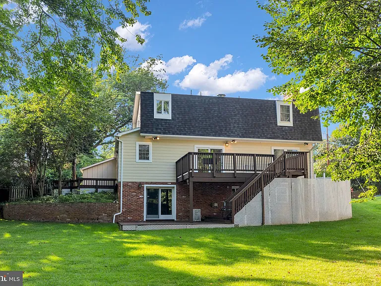 7205 Van Ness Ct — Photo 48