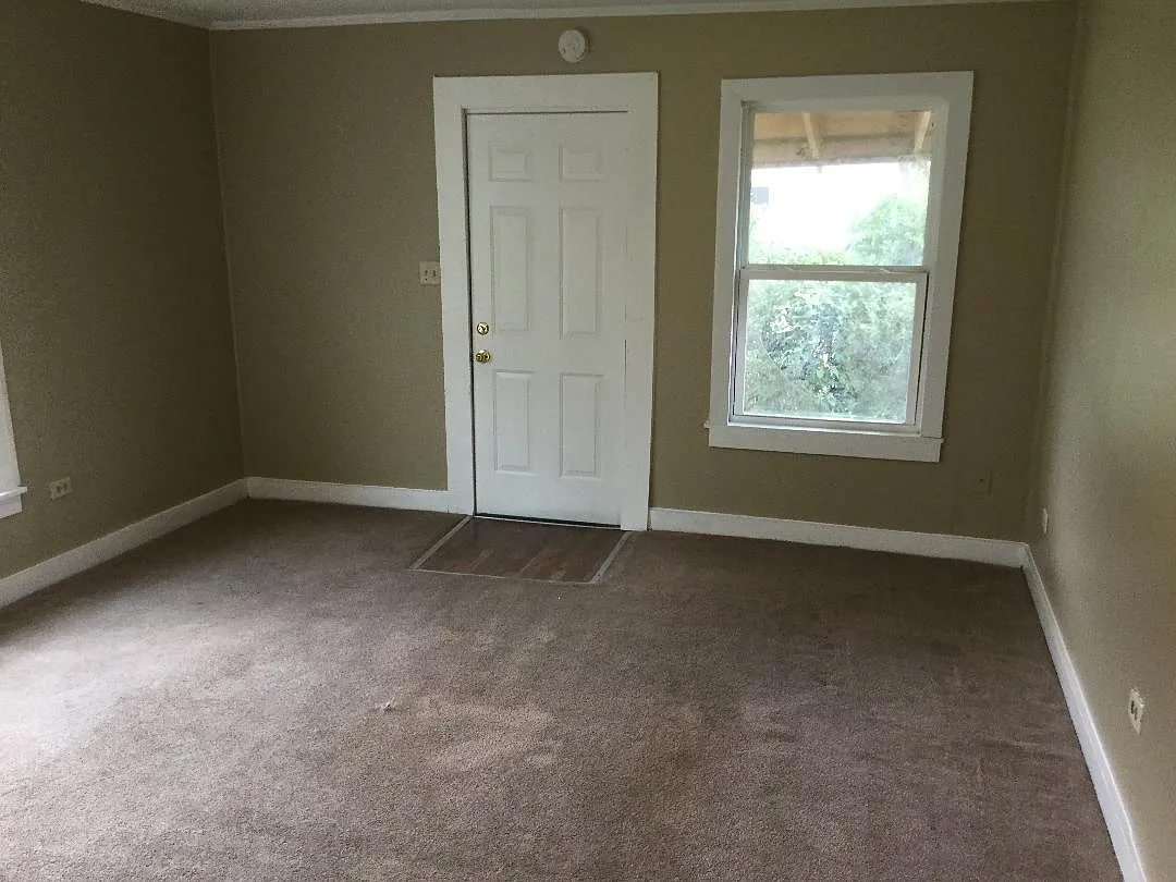 908 Arledge St — Photo 2