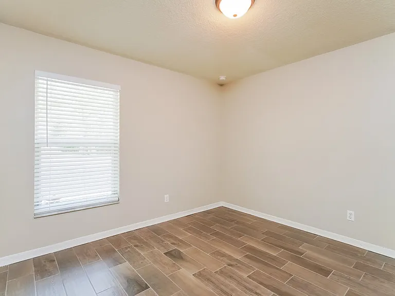 206 Howard Ct — Photo 13