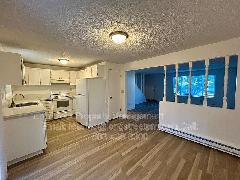 3 bed, 2.0 bath, 1120 sqft, $1,895 — Photo 4