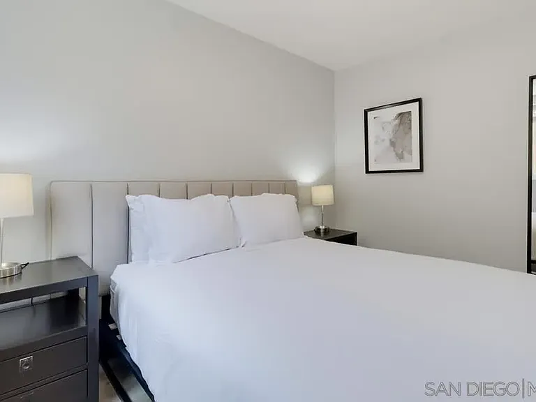 1920 Gardena Pl — Photo 23