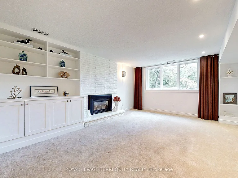 2055 Waters Edge Dr — Photo 19