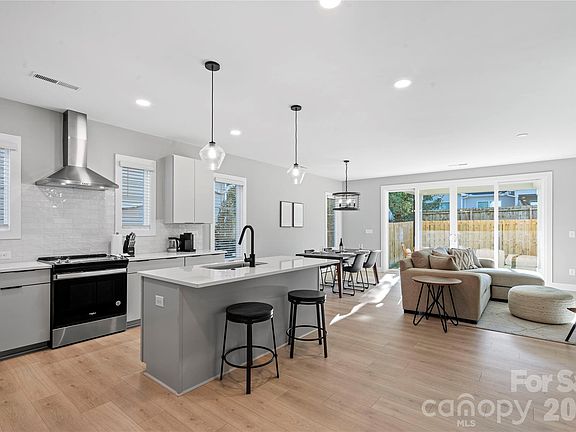 5th image of 3833 Ellenwood Pl