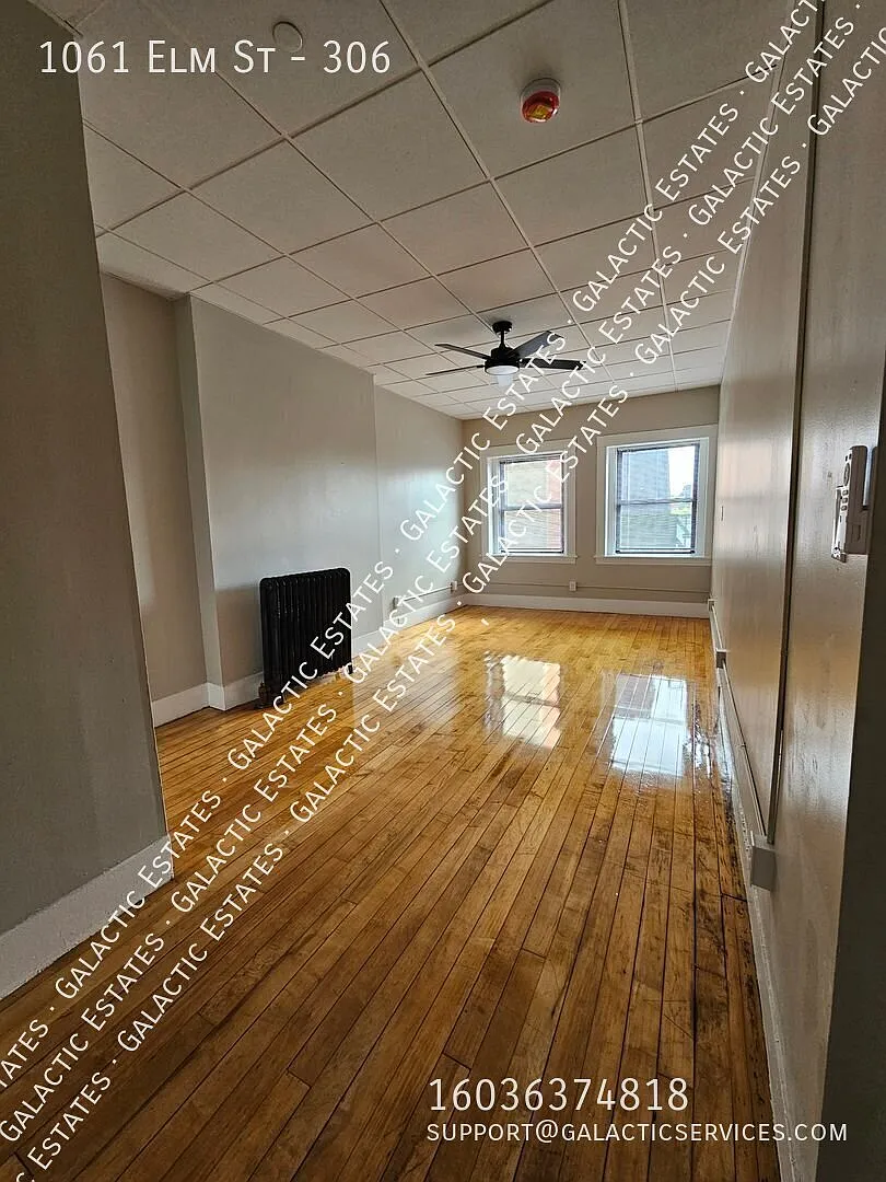 One Bedroom Apartment in Downtown Manchester — Photo 1