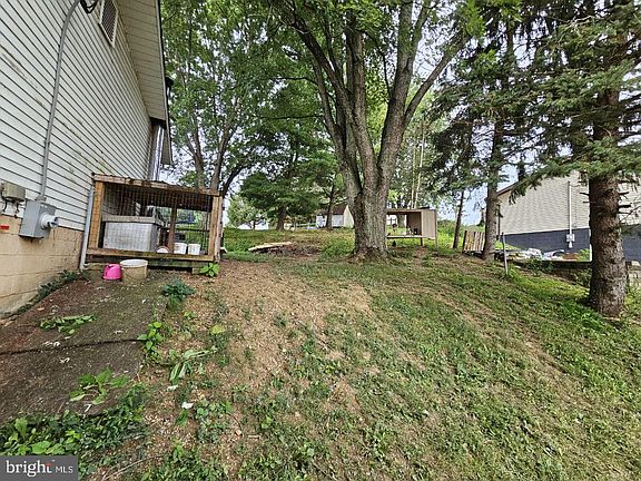 5th image of 105 Pine Knoll Rd