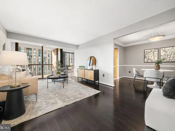 4500 S Four Mile Run Dr APT 710, Arlington, VA 22204