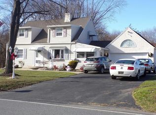 596 Meetinghouse Rd, Upper Chichester, PA 19061