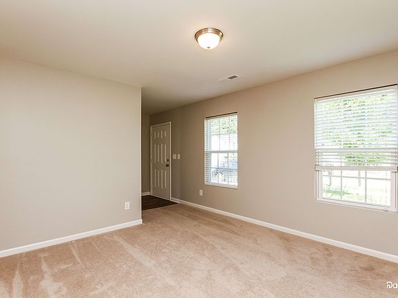 5th image of 213 Valerie Dr