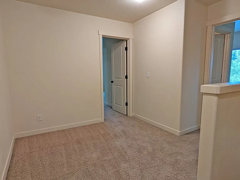 7936 NE Miriam Way — Photo 8