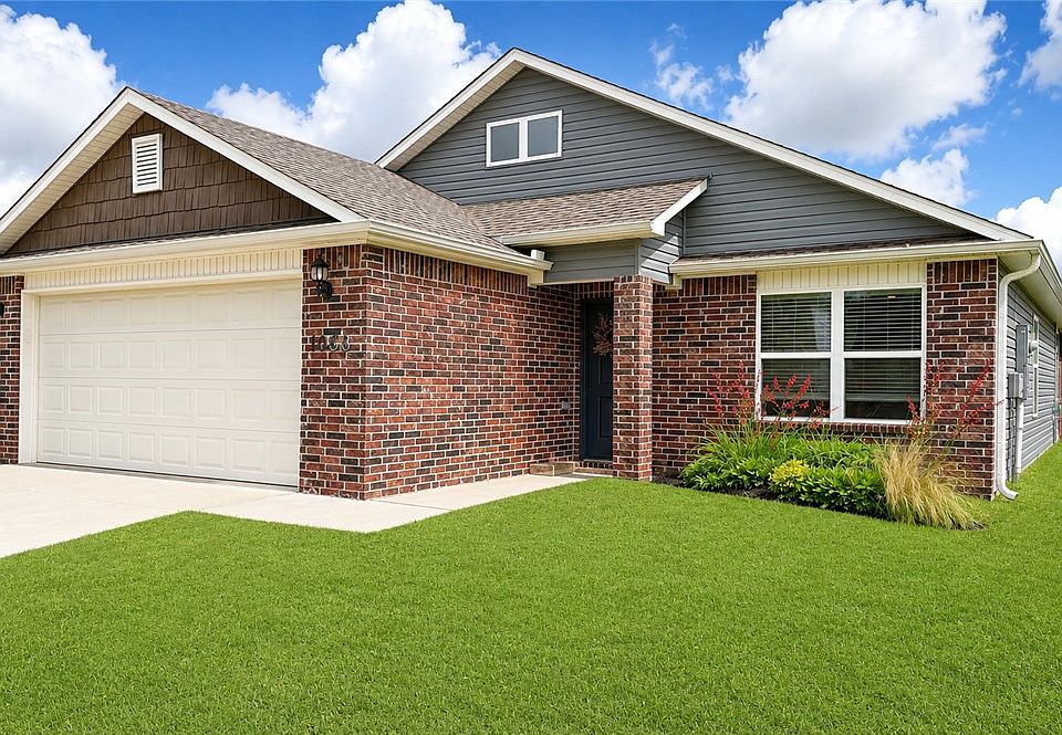 1st image of 1066 E Sparrow Cir