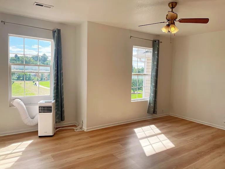 2190 Arrowhead Creek Vw — Photo 5