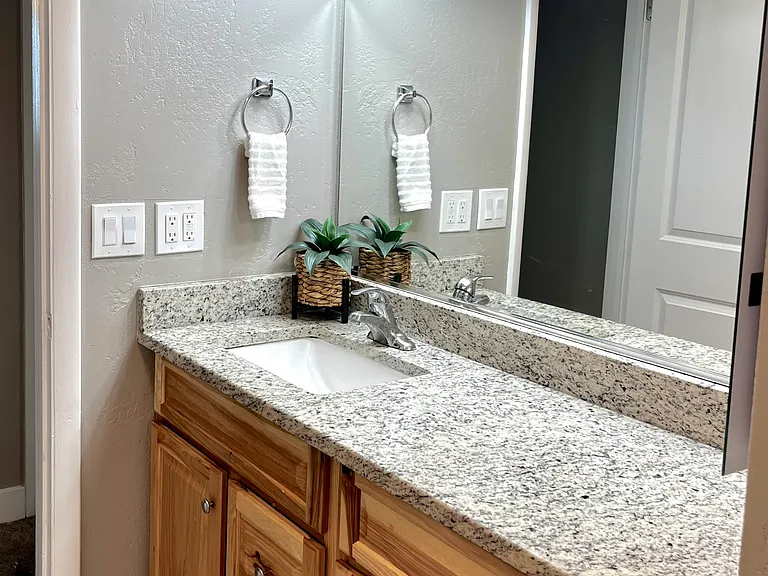 672 N 1060 W #NORTH 674 N — Photo 9