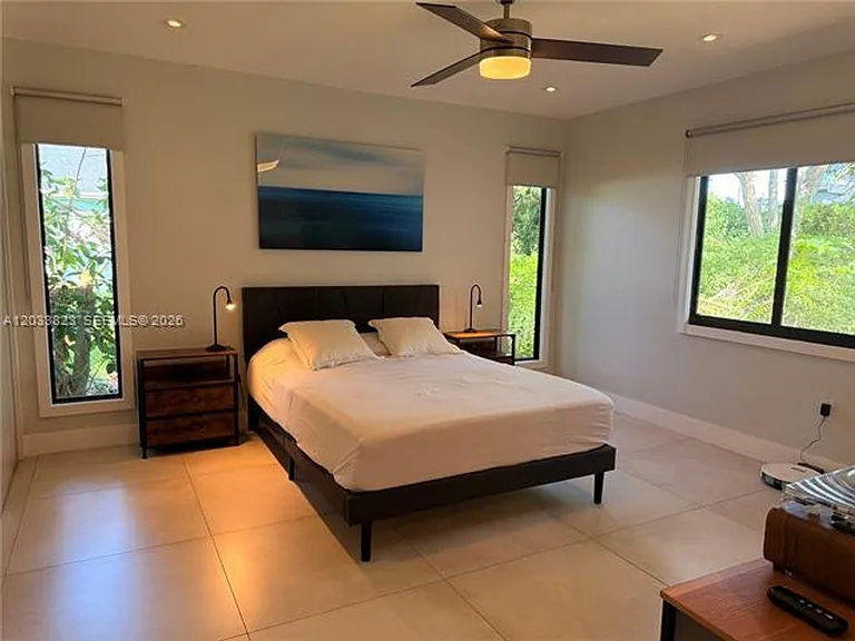 360 NW 40th St — Photo 17