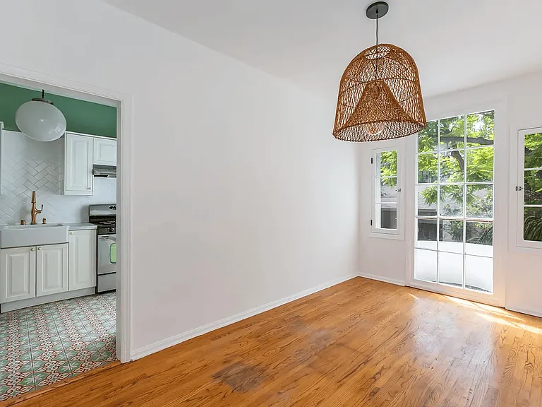 8491 Fountain Ave — Photo 32
