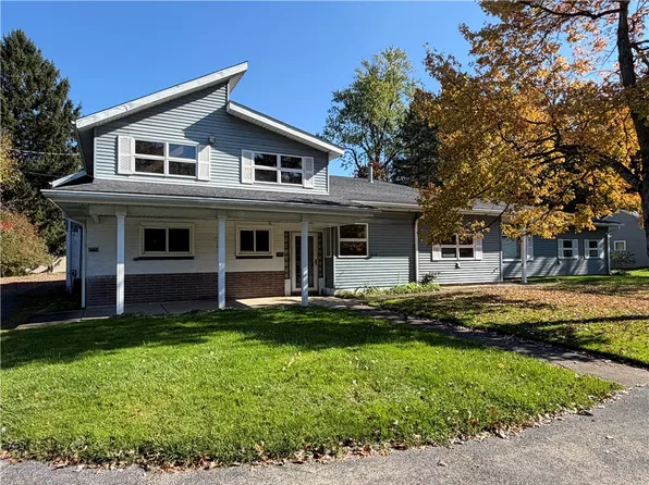 129 S Buhl Farm Dr, Hermitage, PA 16148