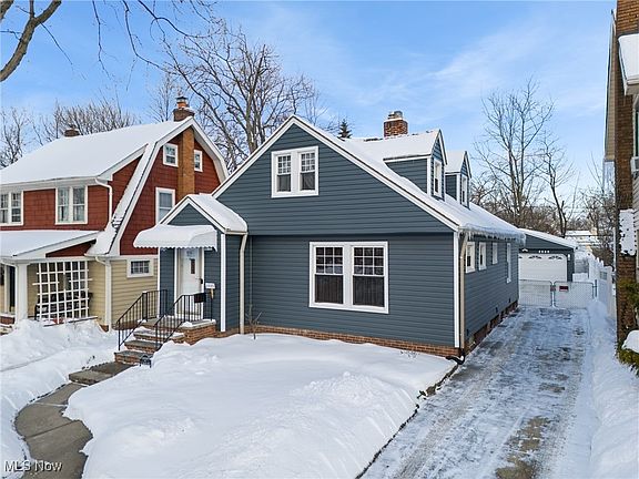 2nd image of 2333 S Taylor Rd