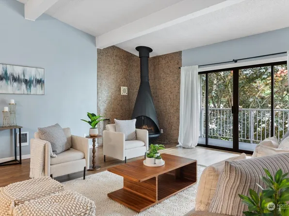 13281 15th Avenue NE #B21, Seattle, WA 98125