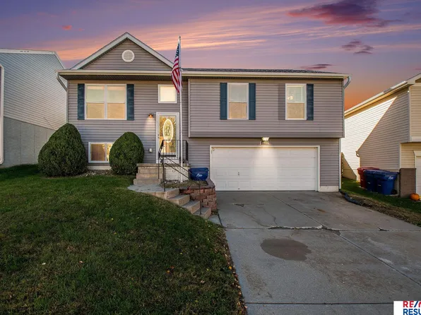 11005 Black St, Omaha, NE 68142
