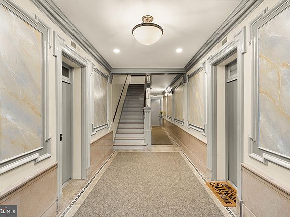 3rd image of 1915 Calvert St NW APT 301