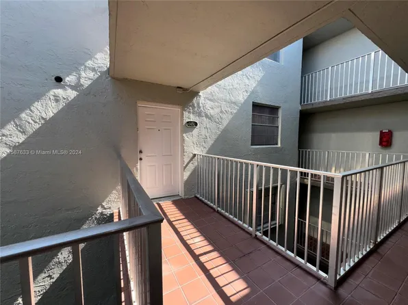 10090 NW 80th Ct APT 1451, Hialeah Gardens, FL 33016