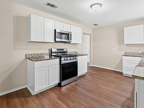 3rd image of 1704 Langford St
