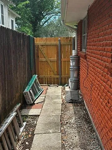 261 Hollywood Dr #C — Photo 24