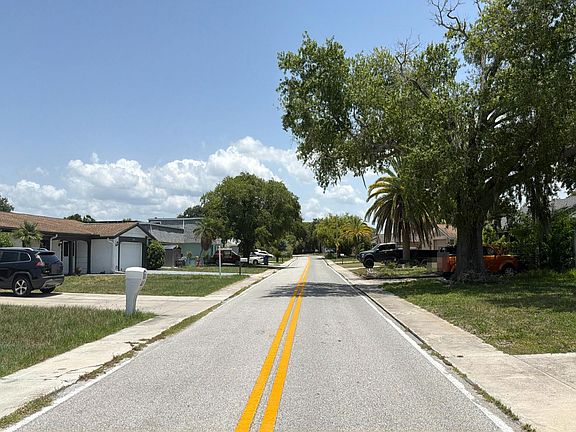4th image of 3750 Sail Dr