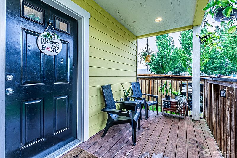 5th image of 106 2nd Street NE
