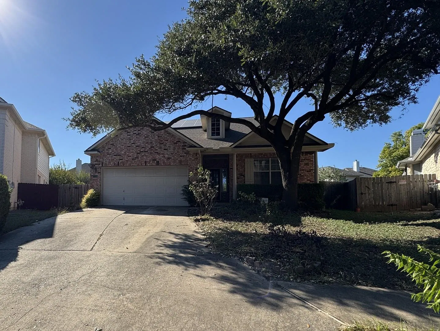 4 bed, 3.0 bath, 2456 sqft, $2,700 — Photo 1