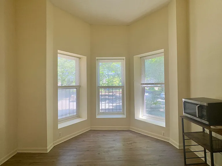 Apartment Units in Bolton Hill, Baltimore, MD! — Photo 6