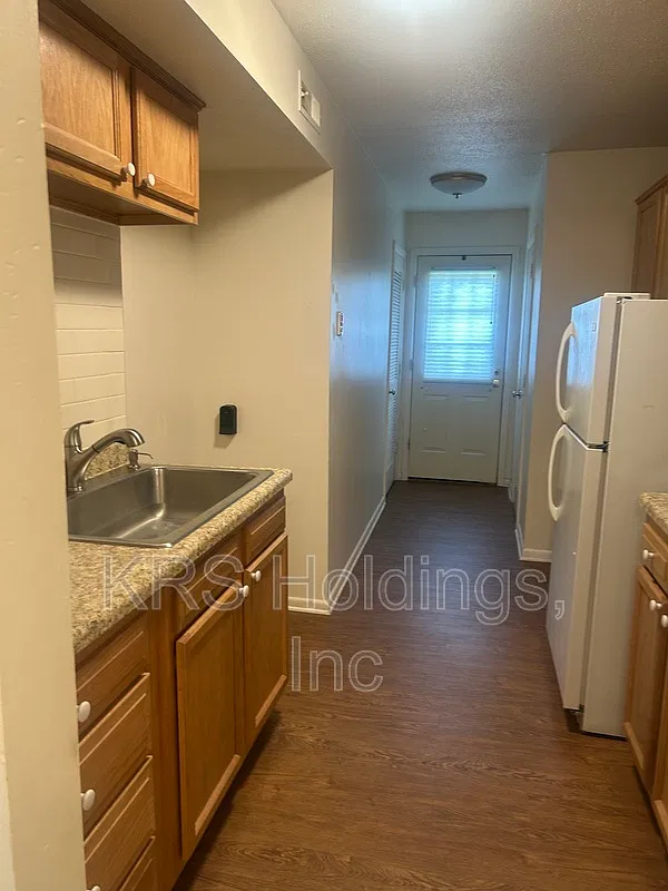 1 bed, 1.0 bath, $925 — Photo 4