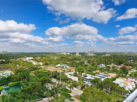 3rd image of 2025 Brickell Ave #5