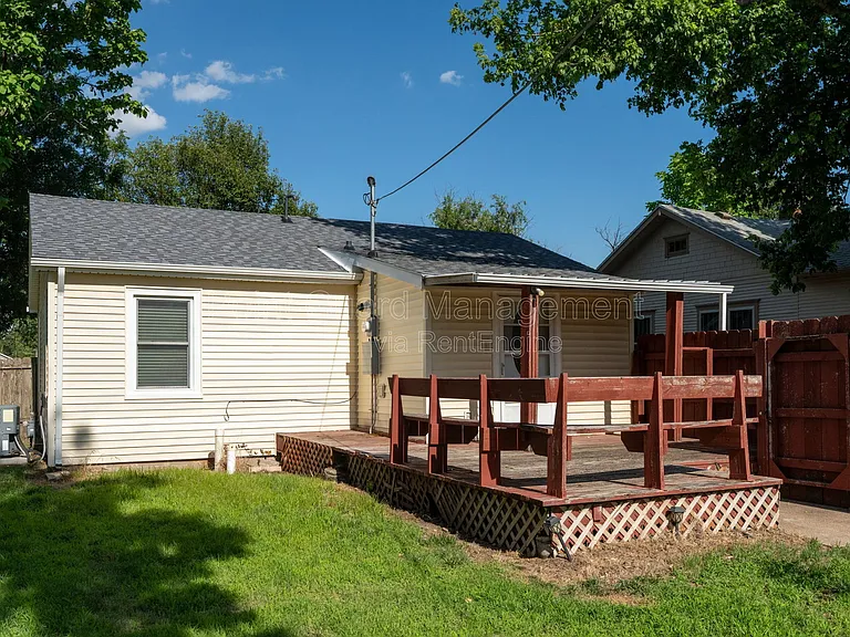 547 N Custer St — Photo 34
