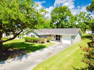 6569 Plaza St, Groves, TX 77619