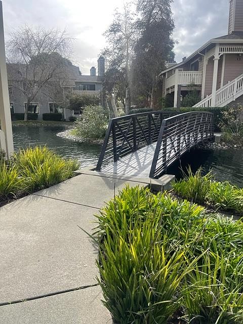 1st image of 88 Shoreline Ct