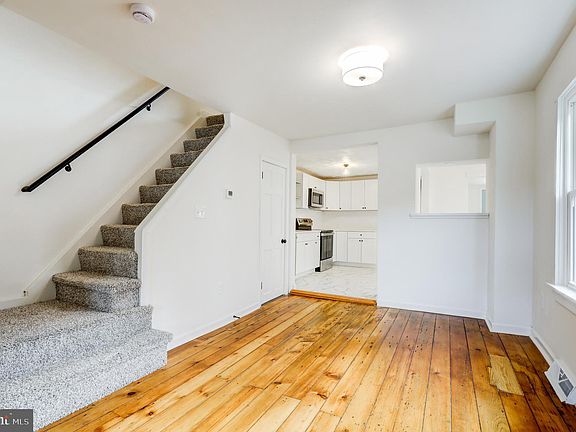 4th image of 29 Seyfert Dr