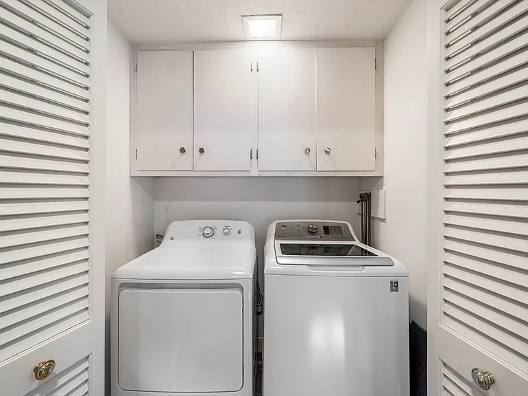131 Montvale Rd — Photo 10